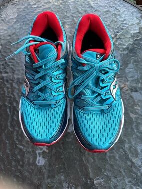 Saucony Women's Turquoise Athletic Running Shoes with Red Lining